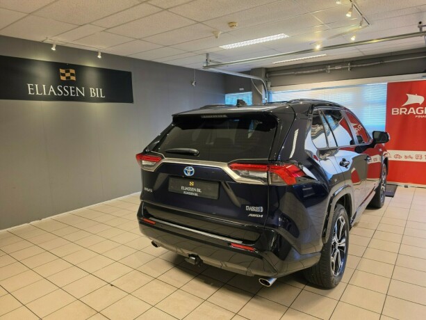toyota-rav4-plug-in-hybrid-plug-in-petrol-2021-big-5