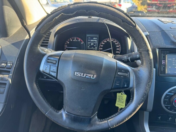 isuzu-d-max-diesel-2015-big-15