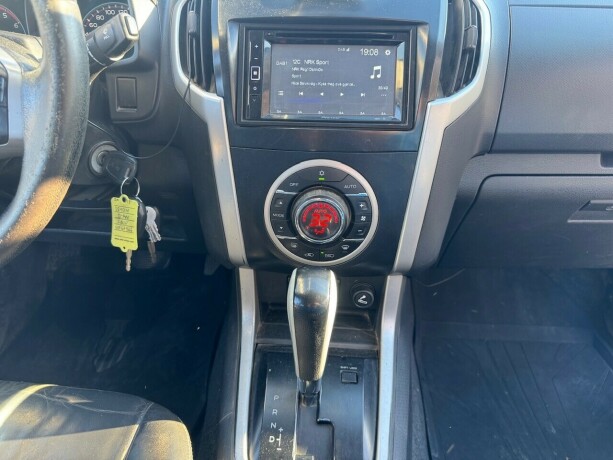 isuzu-d-max-diesel-2015-big-17