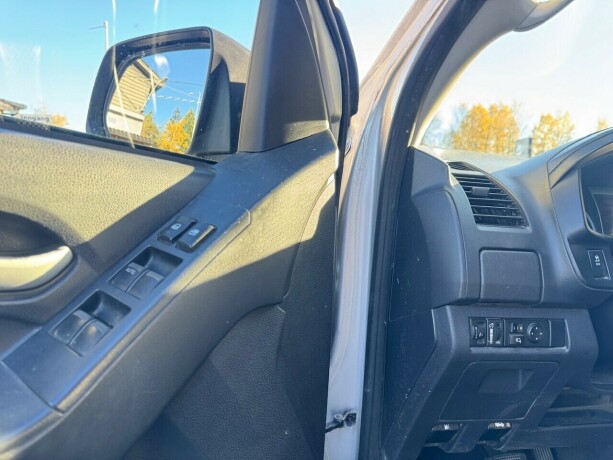 isuzu-d-max-diesel-2015-big-19