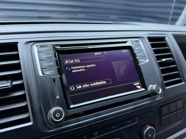 volkswagen-transporter-diesel-2019-big-17