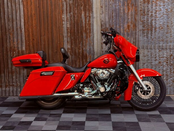 harley-davidson-street-glide-bensin-2009-big-1