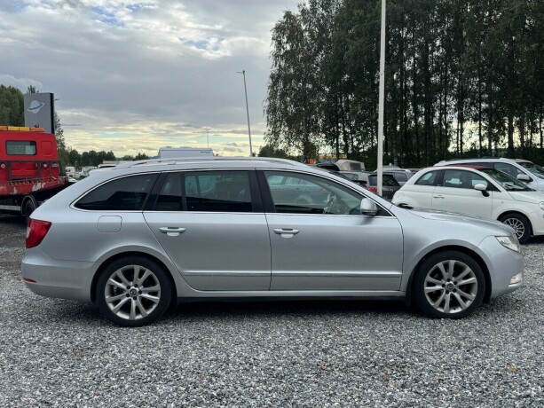 skoda-superb-diesel-2012-big-5