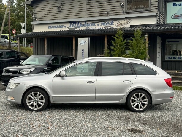 skoda-superb-diesel-2012-big-1