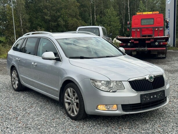 skoda-superb-diesel-2012-big-6