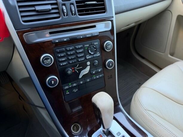 volvo-xc-60-diesel-2011-big-18