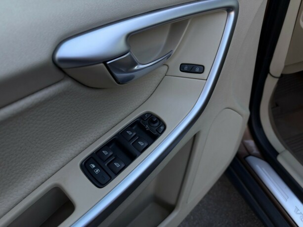 volvo-xc-60-diesel-2011-big-23