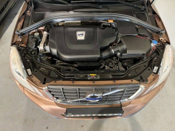 volvo-xc-60-diesel-2011-big-36