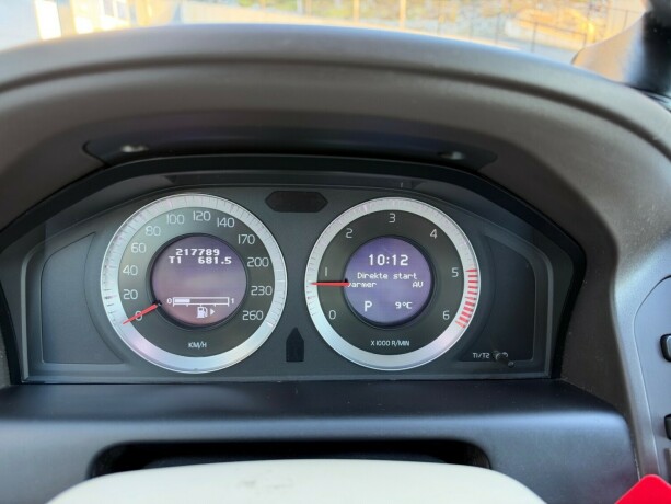 volvo-xc-60-diesel-2011-big-32