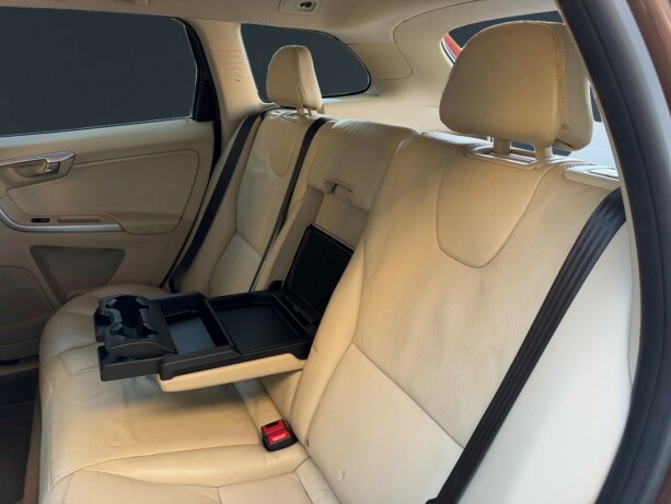 volvo-xc-60-diesel-2011-big-12