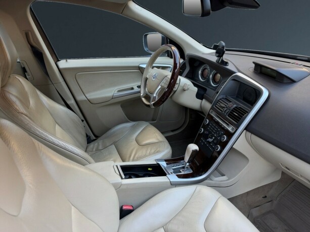 volvo-xc-60-diesel-2011-big-11