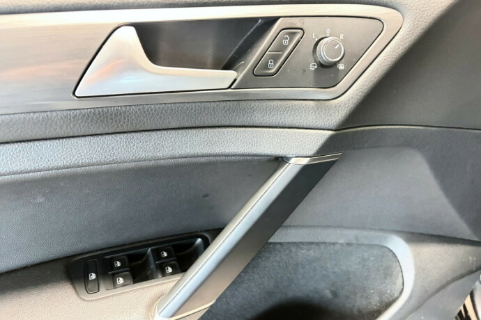 volkswagen-e-golf-vii-elektrisitet-2020-big-24