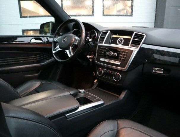 mercedes-benz-ml350-diesel-2012-big-10