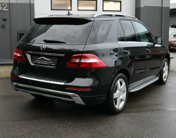 mercedes-benz-ml350-diesel-2012-big-3