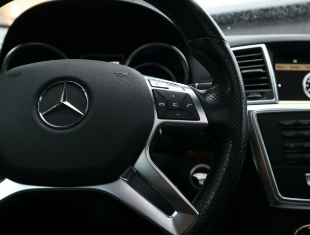 mercedes-benz-ml350-diesel-2012-big-14
