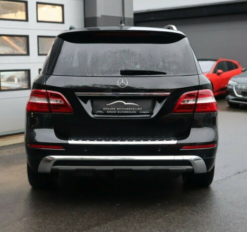 mercedes-benz-ml350-diesel-2012-big-5