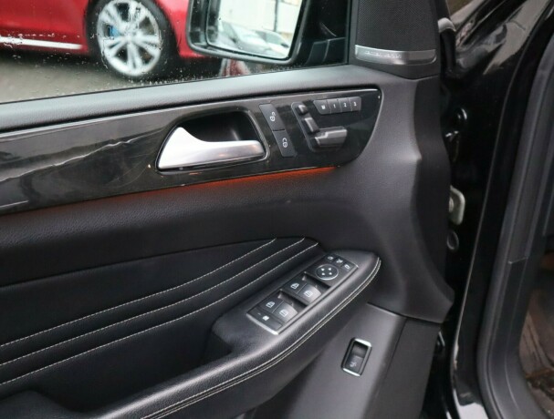 mercedes-benz-ml350-diesel-2012-big-19