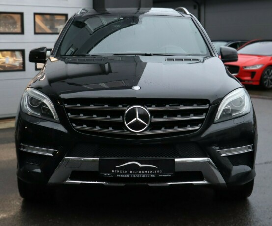 mercedes-benz-ml350-diesel-2012-big-4