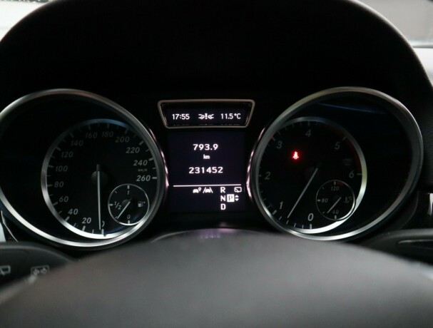mercedes-benz-ml350-diesel-2012-big-27