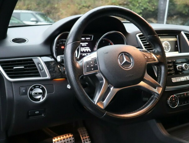 mercedes-benz-ml350-diesel-2012-big-12