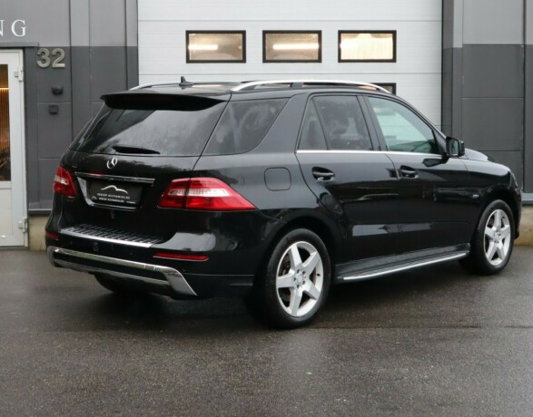 mercedes-benz-ml350-diesel-2012-big-1