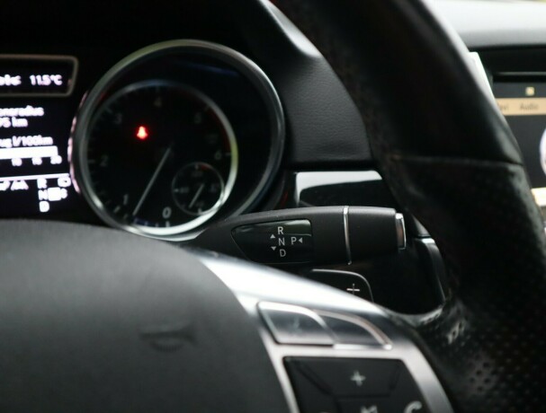 mercedes-benz-ml350-diesel-2012-big-15
