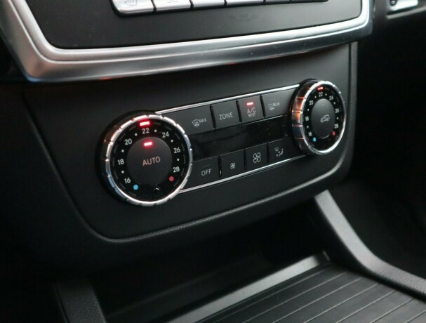 mercedes-benz-ml350-diesel-2012-big-24