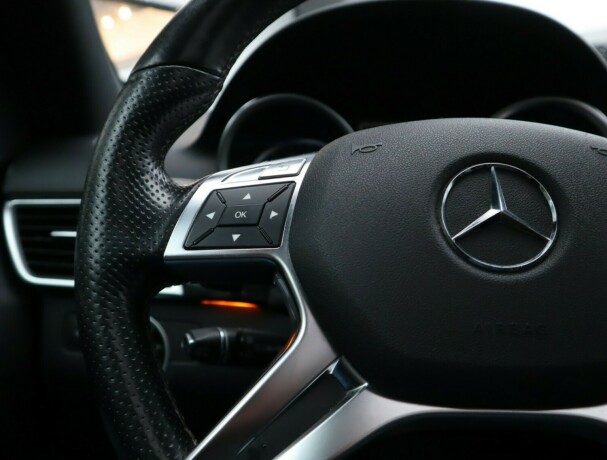 mercedes-benz-ml350-diesel-2012-big-13