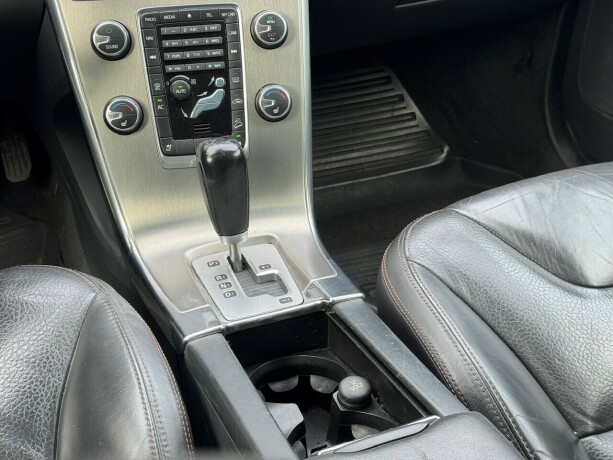 volvo-xc-60-diesel-2012-big-18