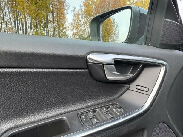 volvo-xc-60-diesel-2012-big-25