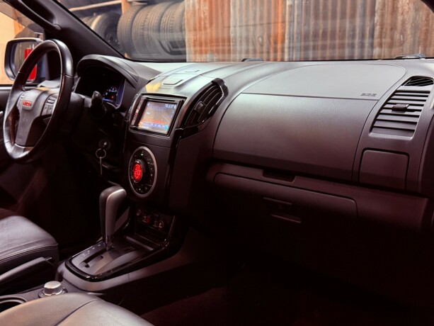 isuzu-d-max-diesel-2016-big-37