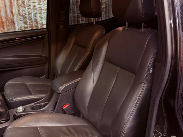 isuzu-d-max-diesel-2016-big-21