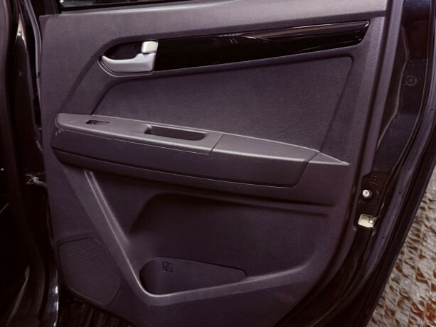 isuzu-d-max-diesel-2016-big-41