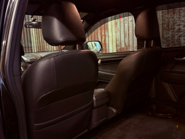 isuzu-d-max-diesel-2016-big-43