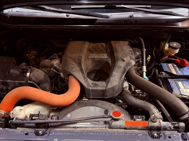 isuzu-d-max-diesel-2016-big-45