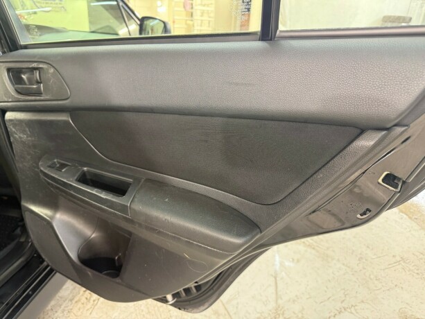subaru-xv-bensin-2013-big-11