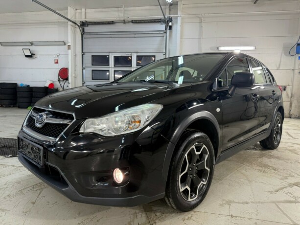 subaru-xv-bensin-2013-big-7