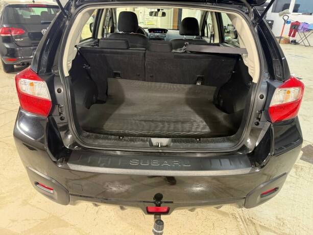 subaru-xv-bensin-2013-big-13