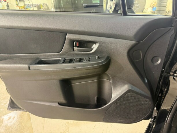 subaru-xv-bensin-2013-big-17