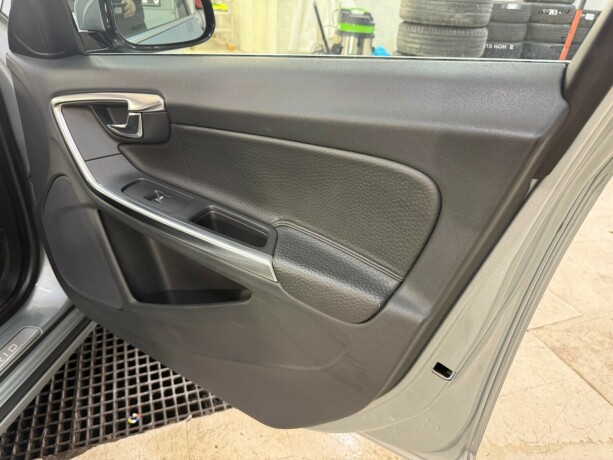 volvo-v60-elektrisitetdiesel-2013-big-9