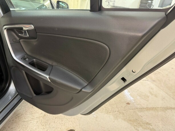 volvo-v60-elektrisitetdiesel-2013-big-11