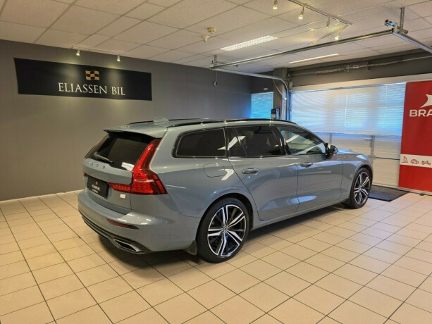 volvo-v60-plug-in-petrol-2022-big-4