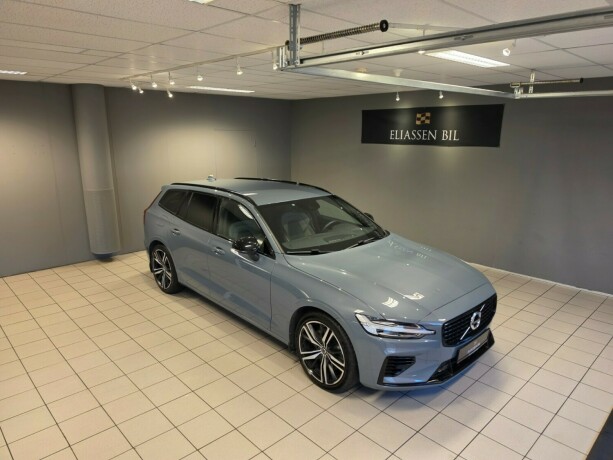 volvo-v60-plug-in-petrol-2022-big-1