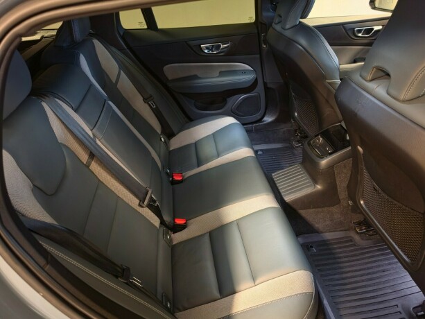 volvo-v60-plug-in-petrol-2022-big-21