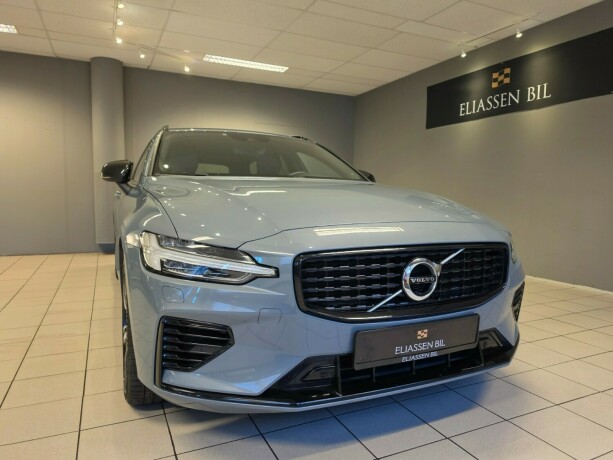 volvo-v60-plug-in-petrol-2022-big-8