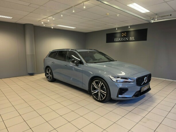 volvo-v60-plug-in-petrol-2022-big-10