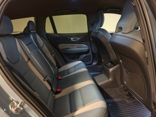 volvo-v60-plug-in-petrol-2022-big-20