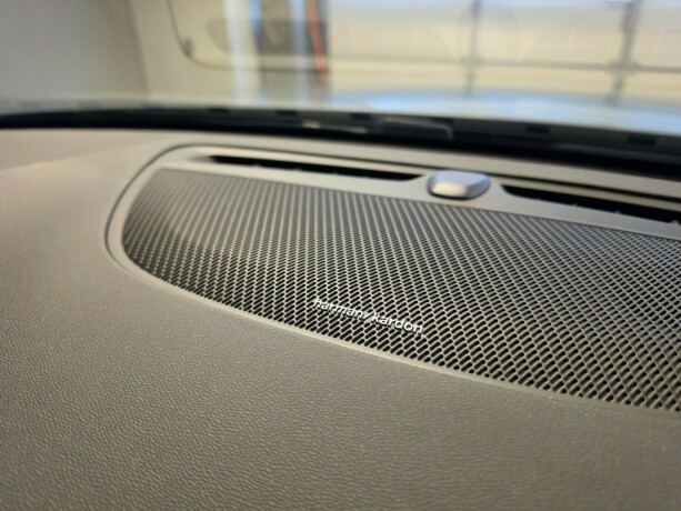 volvo-v60-plug-in-petrol-2022-big-18