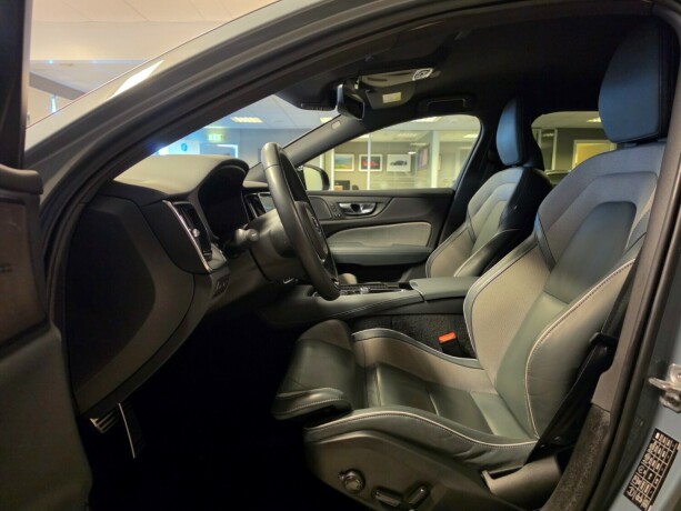 volvo-v60-plug-in-petrol-2022-big-26