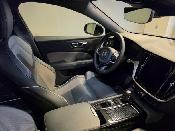 volvo-v60-plug-in-petrol-2022-big-14